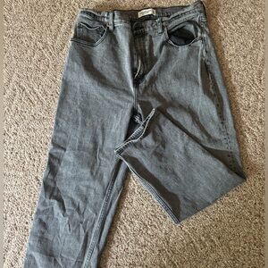 Abercrombie Ultra Highrise Straight Ankle jean slighty worn